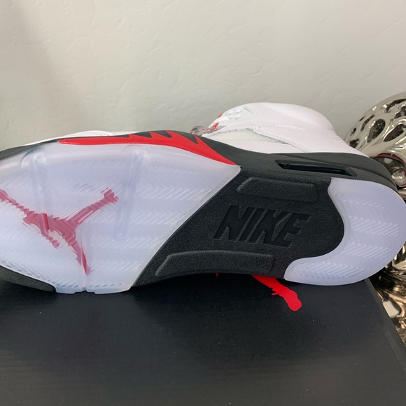 Nike Air Jordan 5 Fire Red - Picture 2 of 7